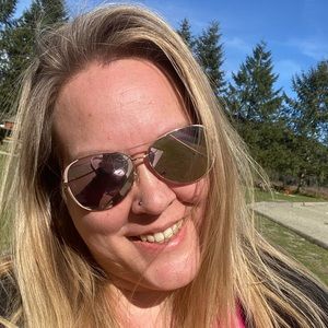 Meet your Posher, Angela